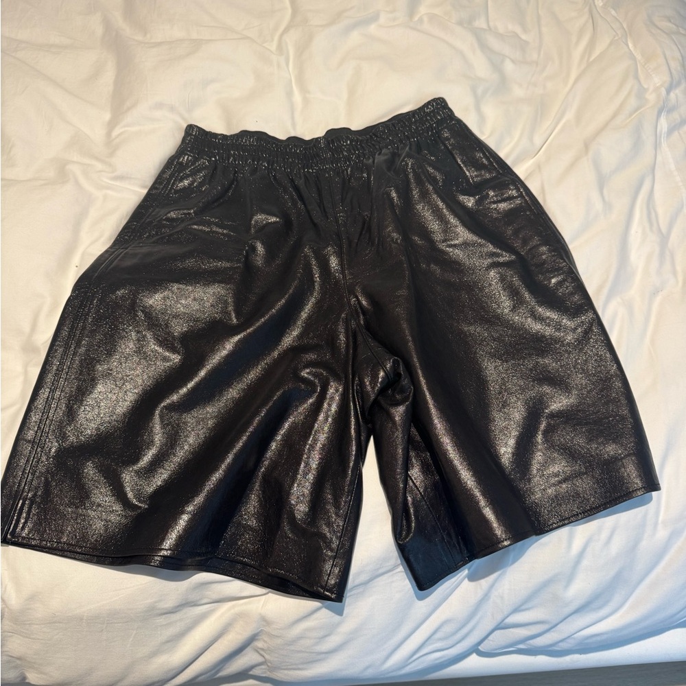 Banana Republic leather shorts brand new ! - Picture 3 of 4